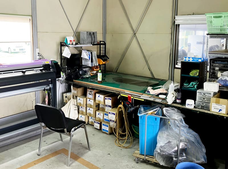 鈴廣自動車ガラス作業場